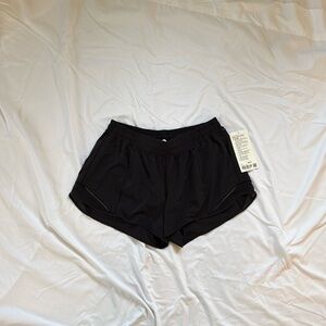 NWT Lululemon Hotty Hot shorts 4”